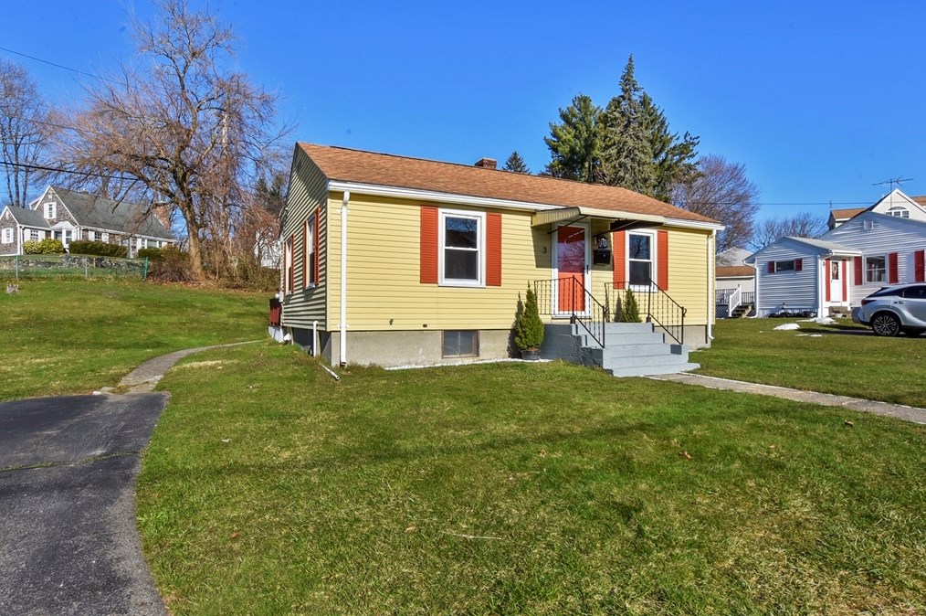 3 Carpenter Ave, Worcester, MA 01605 exterior