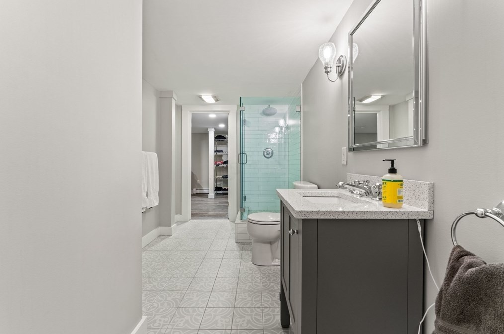 373 Main St, Andover MA  01810-2610 exterior