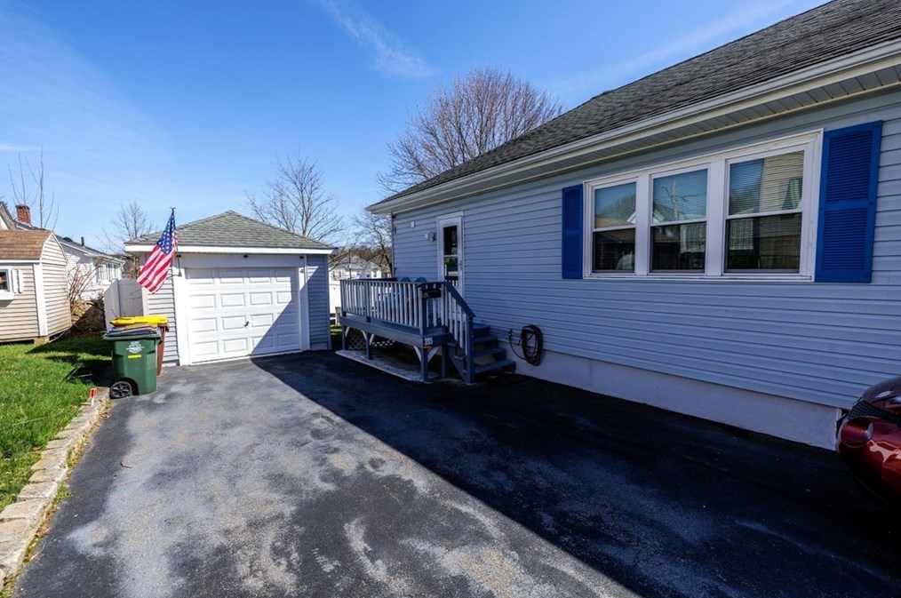 395 Eddy St, Fall River MA 02723-2305 exterior