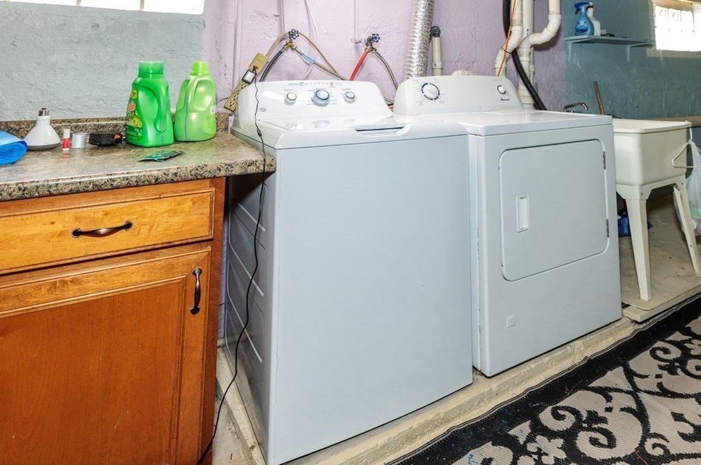 395 Eddy St, Fall River MA 02723-2305 exterior