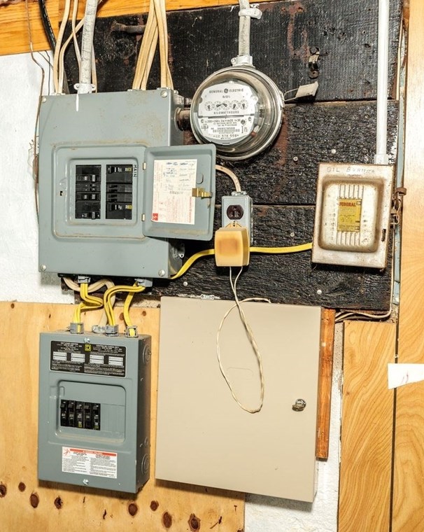 395 Eddy St, Fall River MA 02723-2305 exterior