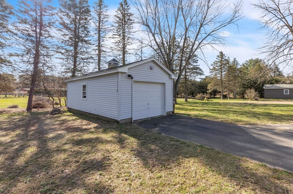 308 Hillside Rd, Montgomery MA  01085-4110 exterior