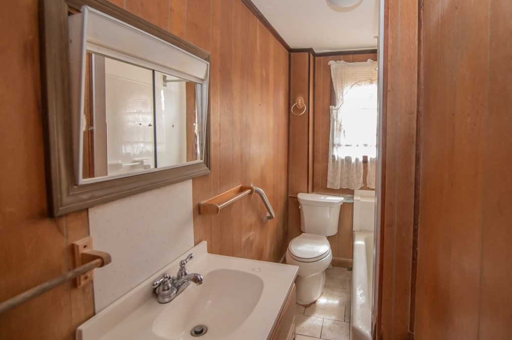 70 Jackson St, Haverhill MA 01832-5306 exterior