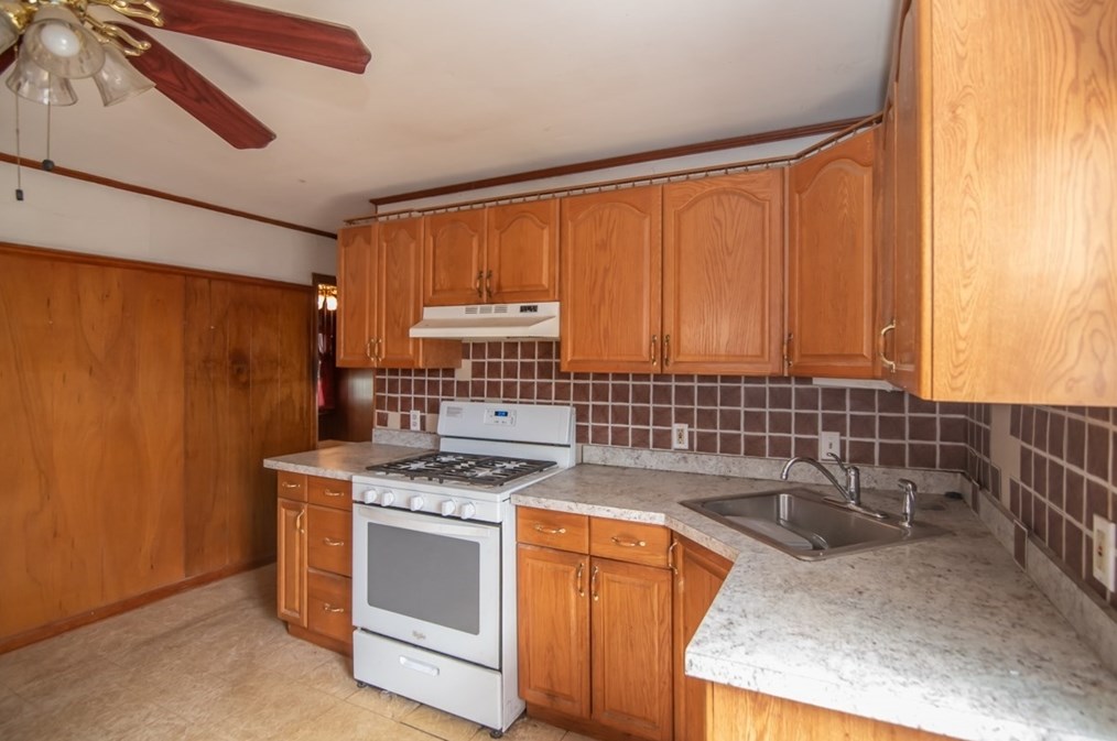 70 Jackson St, Haverhill MA 01832-5306 exterior