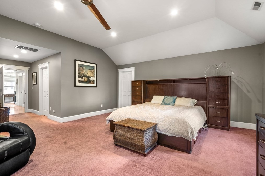 170 Waltham St, Newton MA 02465-1353 exterior