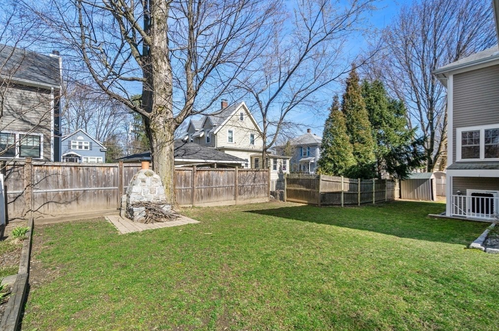 170 Waltham St, Newton MA 02465-1353 exterior