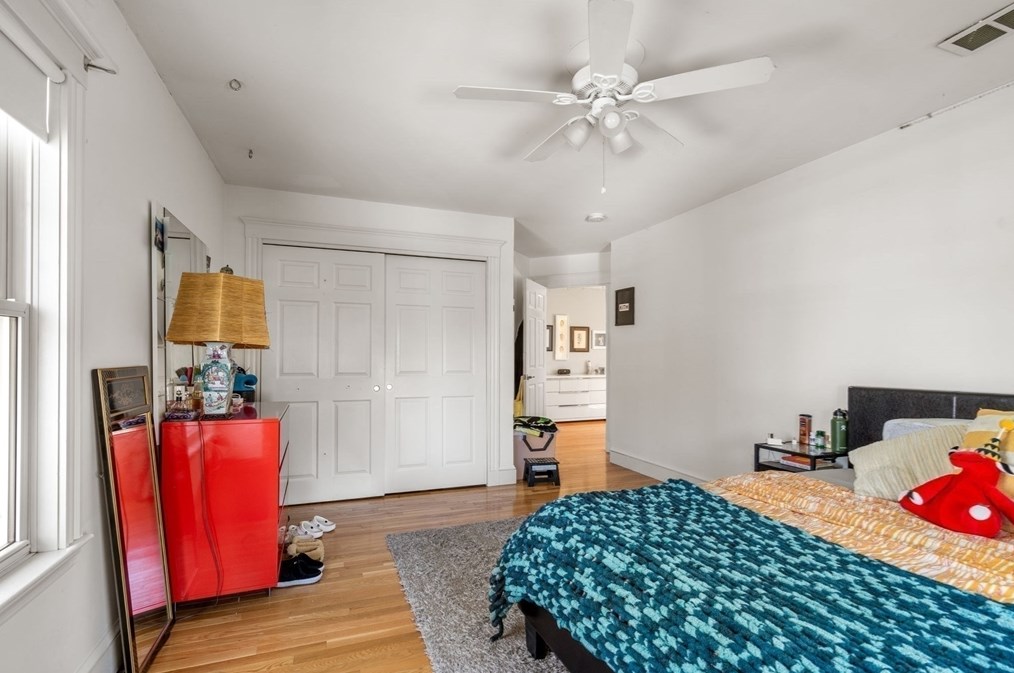 170 Waltham St, Newton MA 02465-1353 exterior