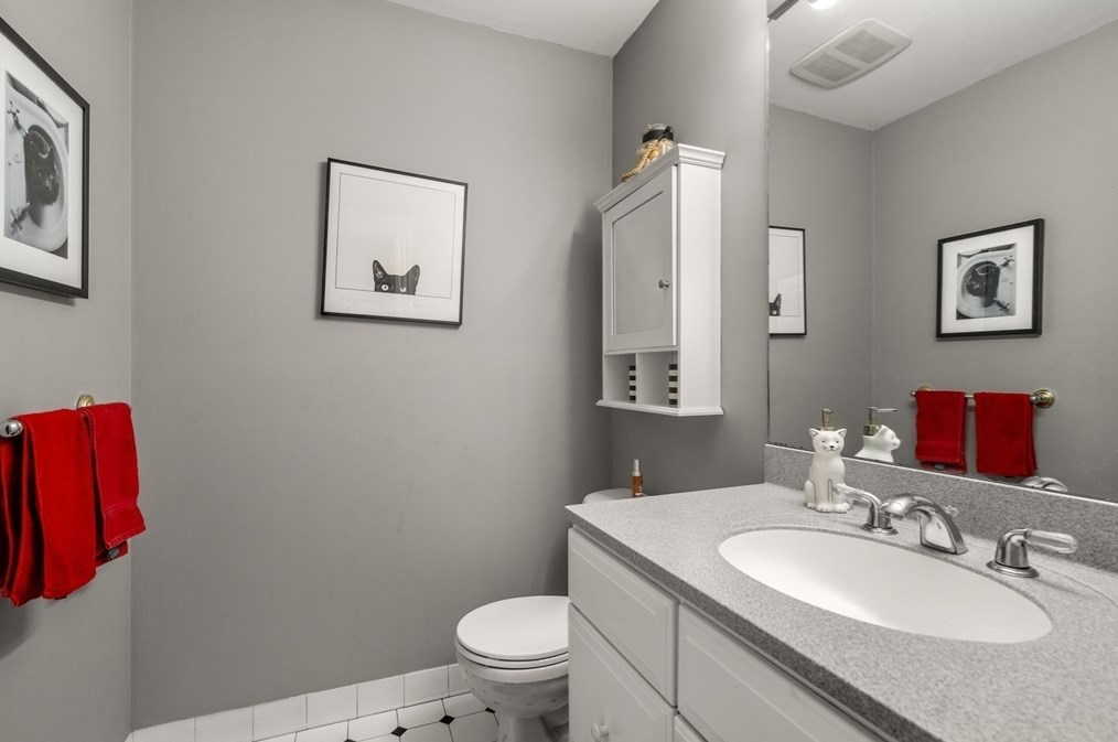 170 Waltham St, Newton MA 02465-1353 exterior