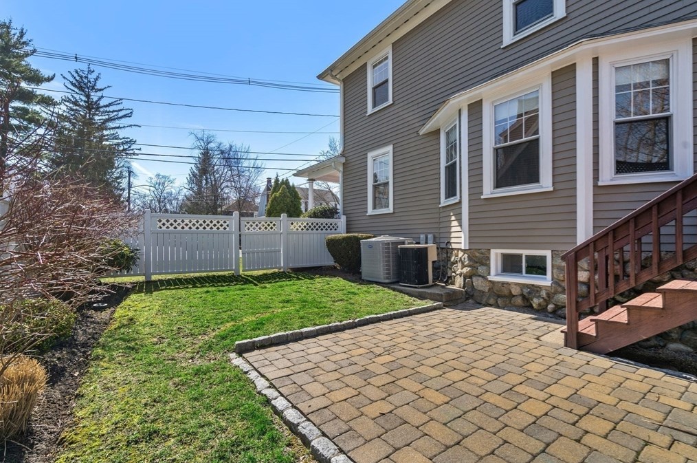 170 Waltham St, Newton MA 02465-1353 exterior