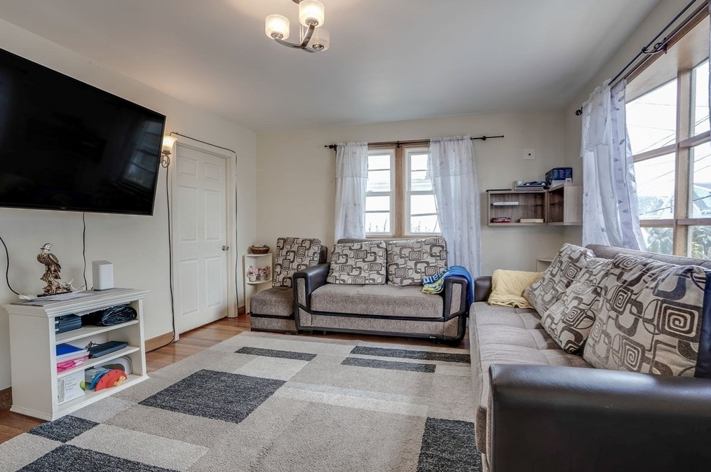 101 Florence St, Everett, MA 02149