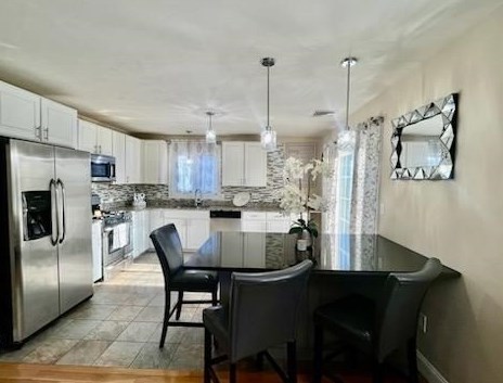 160 Crawford St, Fall River, MA 02724-2412