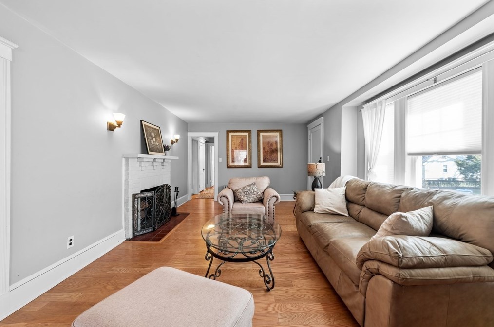 51-53 Noble St #53, Newton, MA 02465