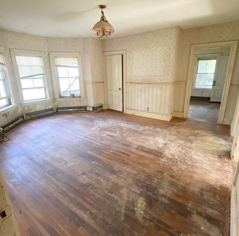 369 Tremont St, Taunton MA 02780-3023 exterior