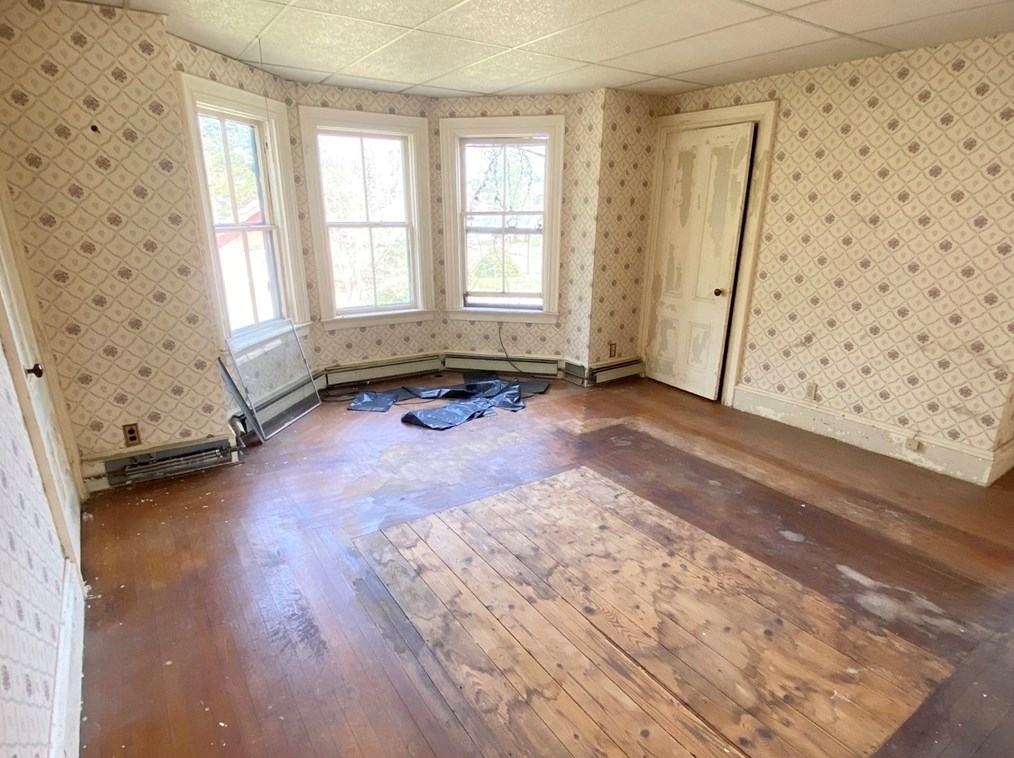 369 Tremont St, Taunton MA 02780-3023 exterior