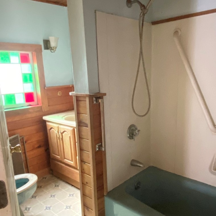 369 Tremont St, Taunton MA 02780-3023 exterior