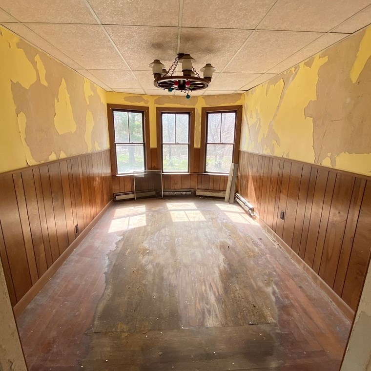 369 Tremont St, Taunton MA 02780-3023 exterior