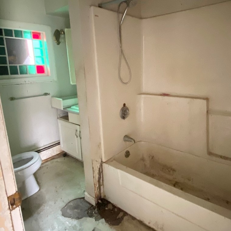 369 Tremont St, Taunton MA 02780-3023 exterior