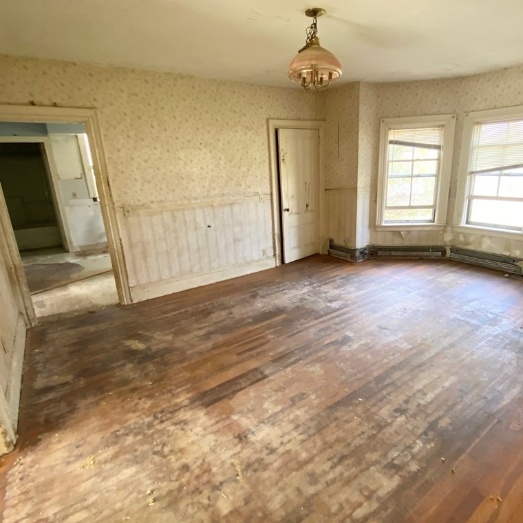 369 Tremont St, Taunton MA 02780-3023 exterior