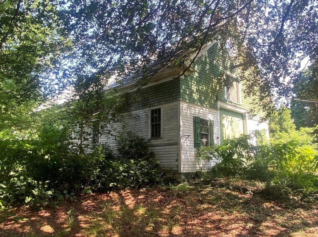 369 Tremont St, Taunton MA 02780-3023 exterior