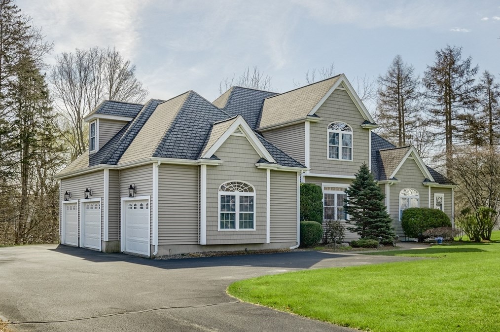 217 Maple St, West-Boylston, MA 01583 exterior