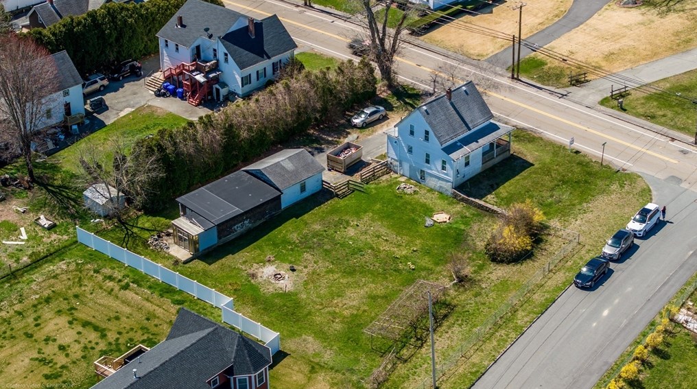 1236 Somerset Ave, Taunton MA  02780-5033 exterior