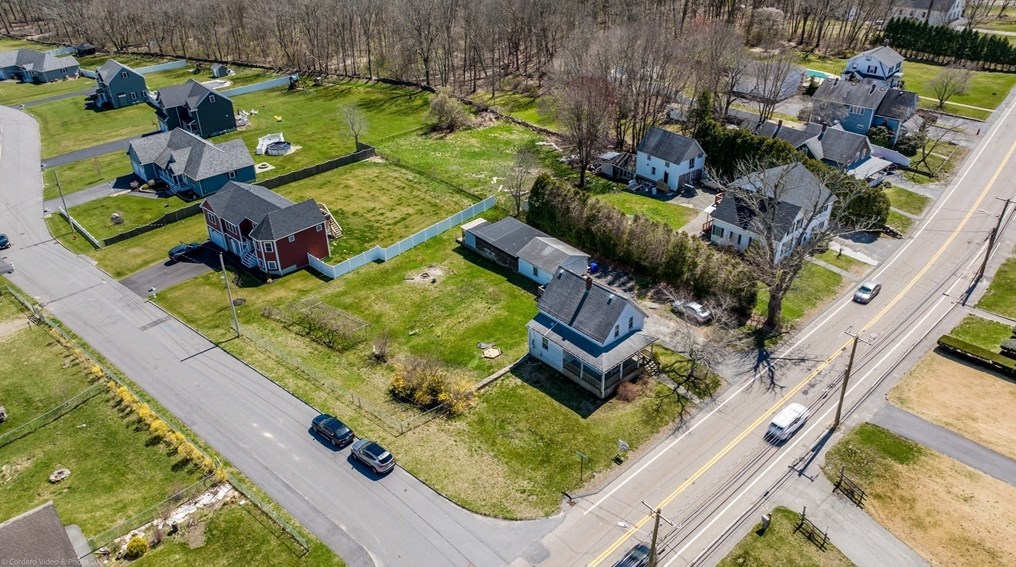 1236 Somerset Ave, Taunton MA  02780-5033 exterior