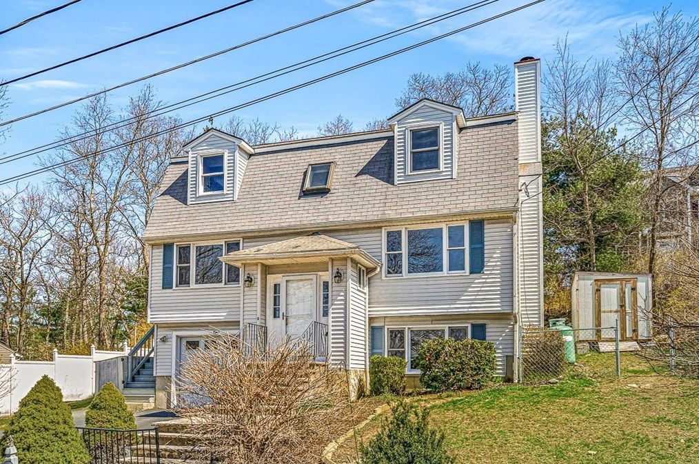 8 Waite Ave, Burlington, MA 01803 exterior