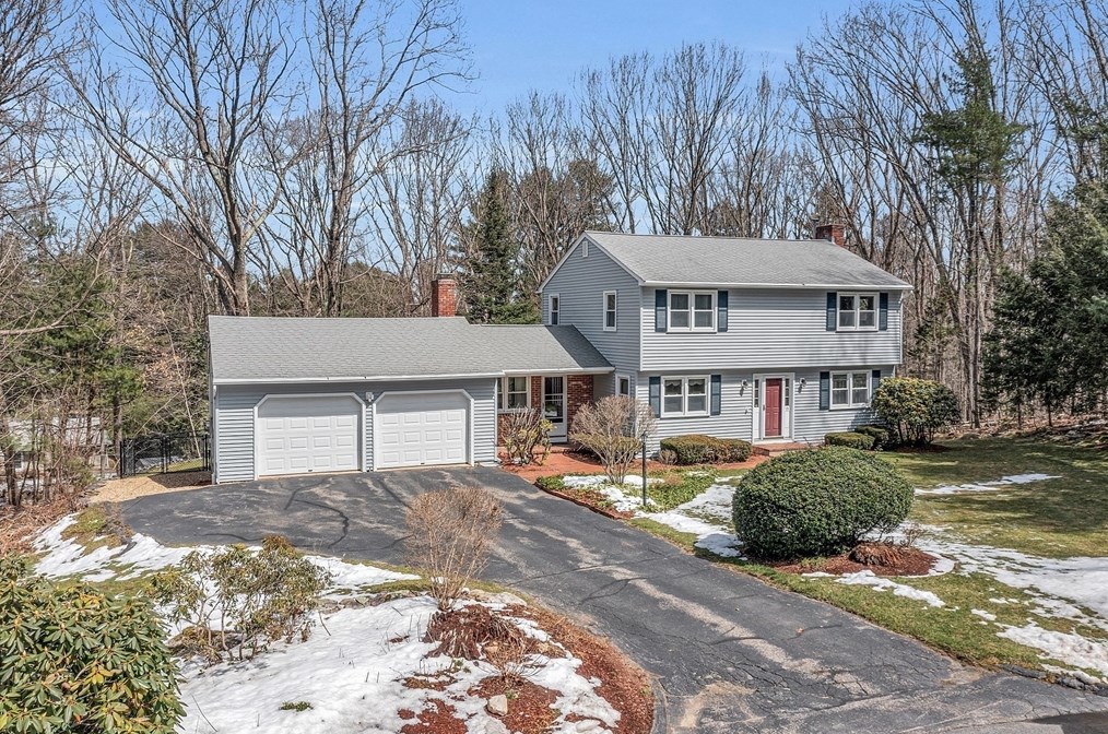 15 Lee Ln, Holden, MA 01520