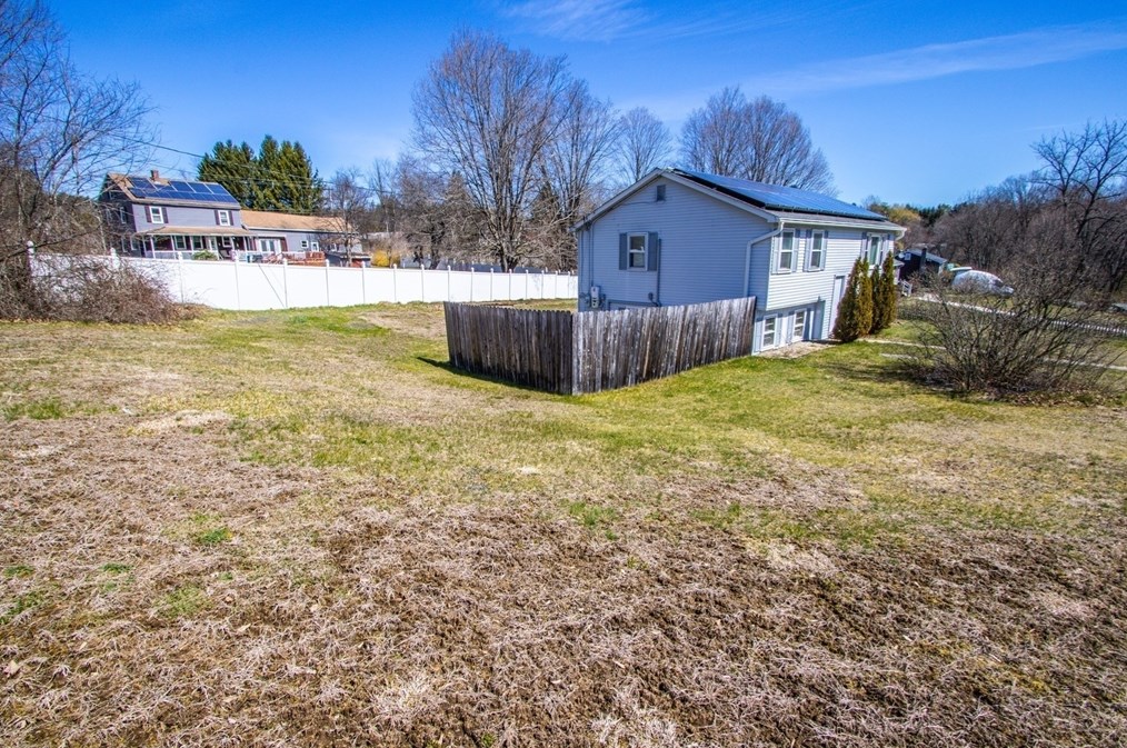 16 Meadow Rd, Ware MA  01082-9722 exterior