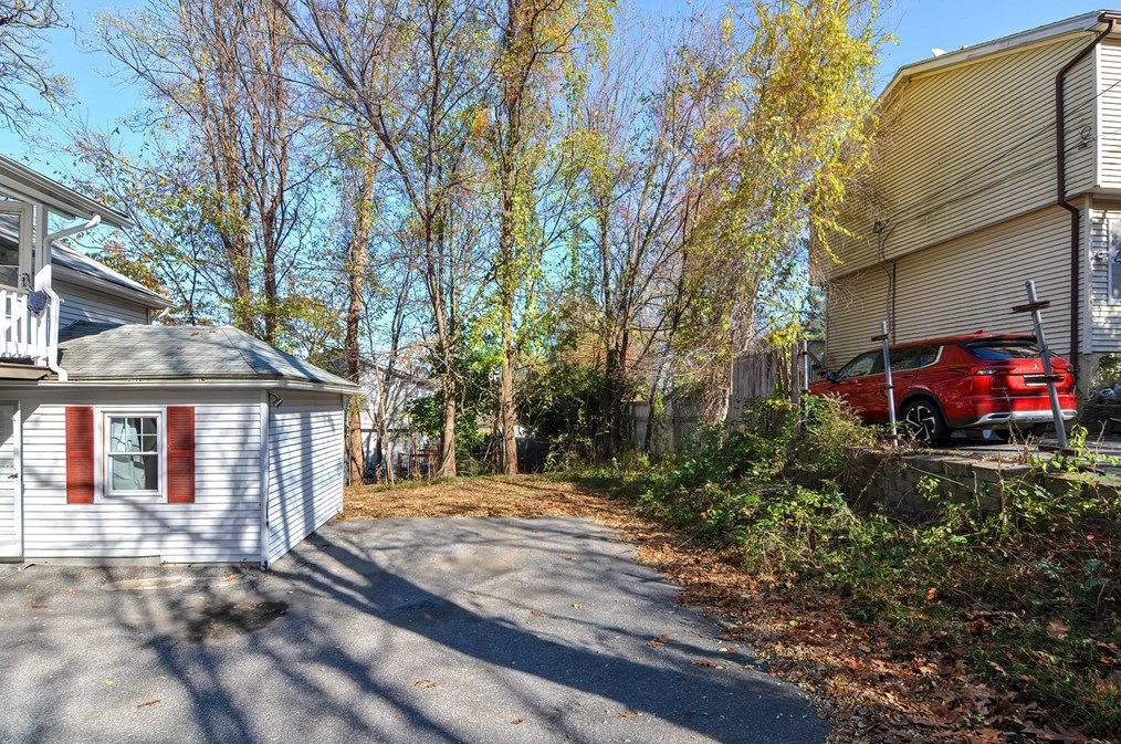 293 Stafford St, Worcester MA 01603-1423 exterior