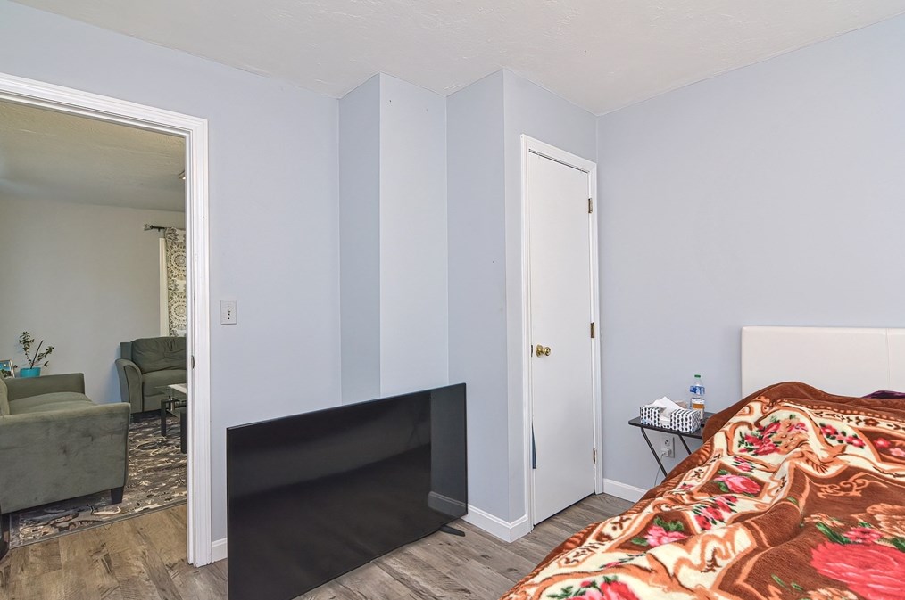 293 Stafford St, Worcester MA 01603-1423 exterior