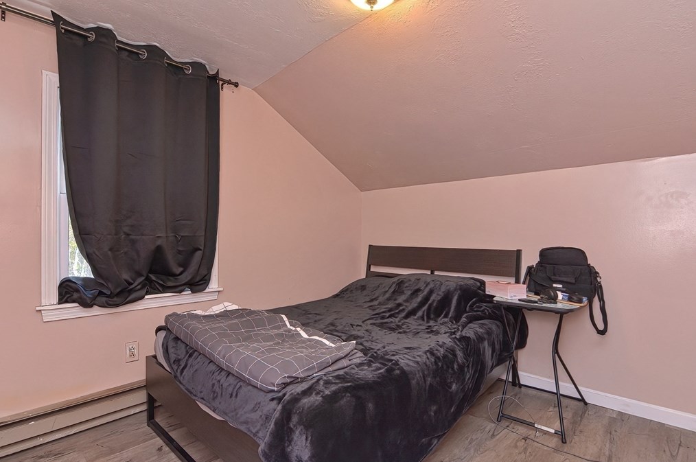 293 Stafford St, Worcester MA 01603-1423 exterior