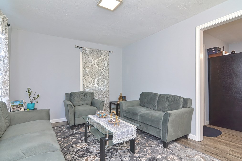 293 Stafford St, Worcester MA 01603-1423 exterior