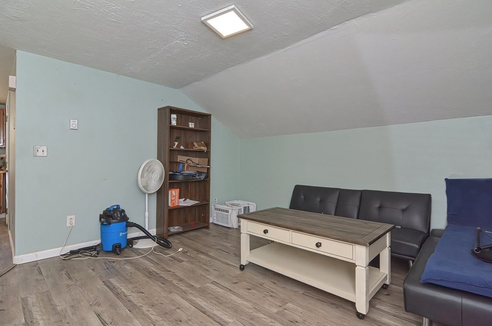 293 Stafford St, Worcester MA 01603-1423 exterior