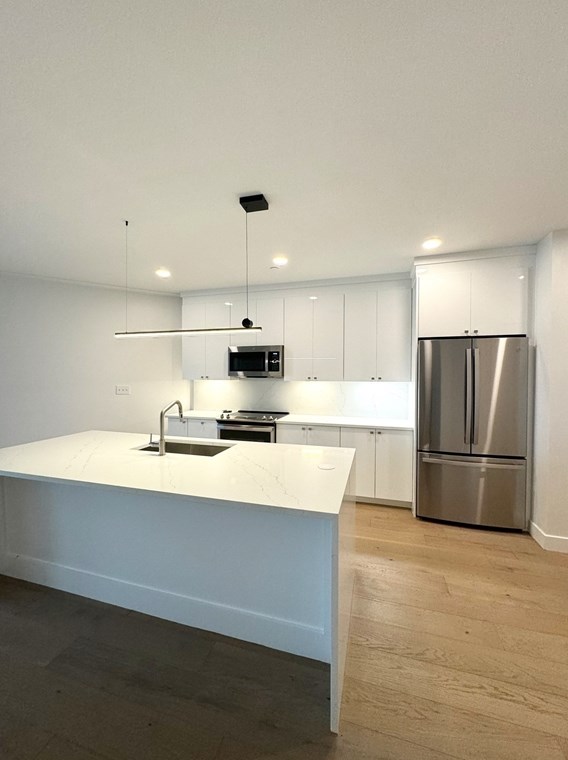 654 E Broadway #303, Boston, MA 02127