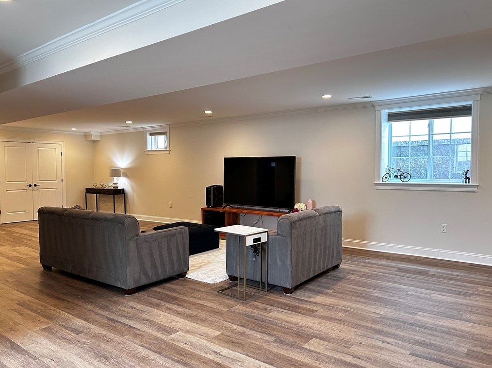 305 Warren St, Waltham MA  02453-7067 exterior