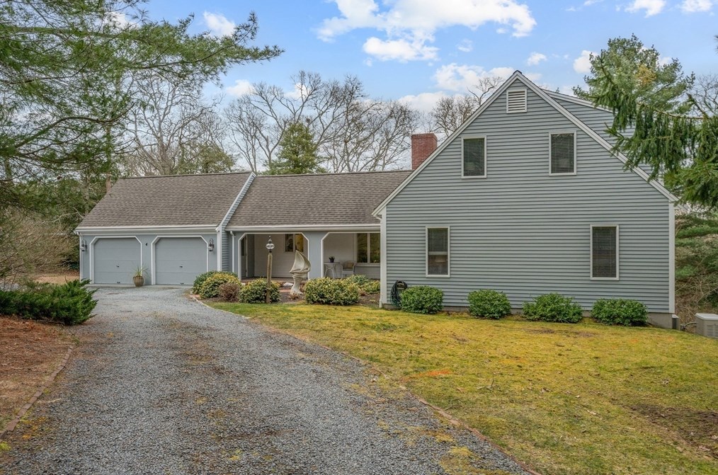 4 Waterside Dr, Centerville, MA 02632