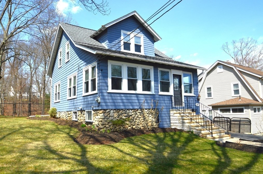 189 Wheelock Ave, Millbury, MA 01527 exterior