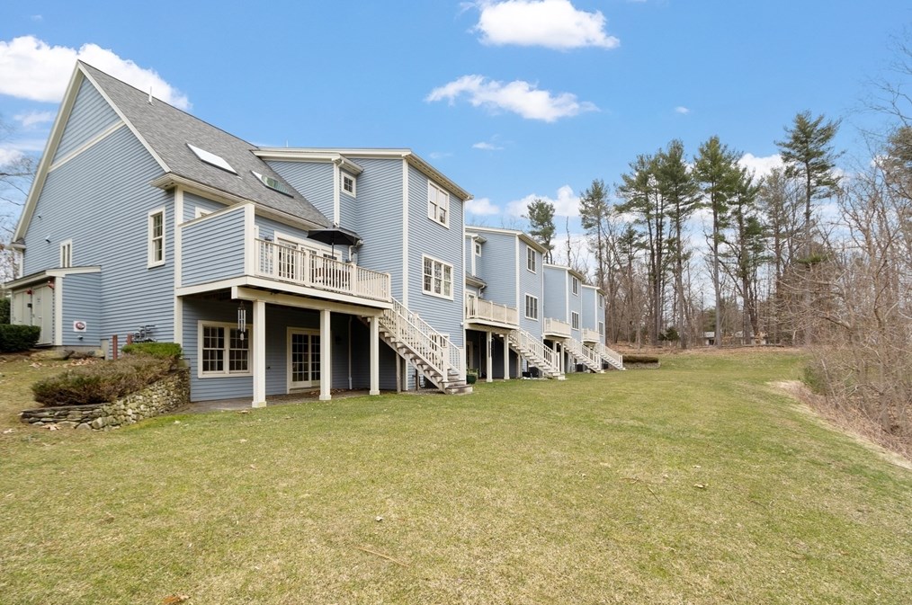 2 Leah Way, Andover MA 01810-2908 exterior