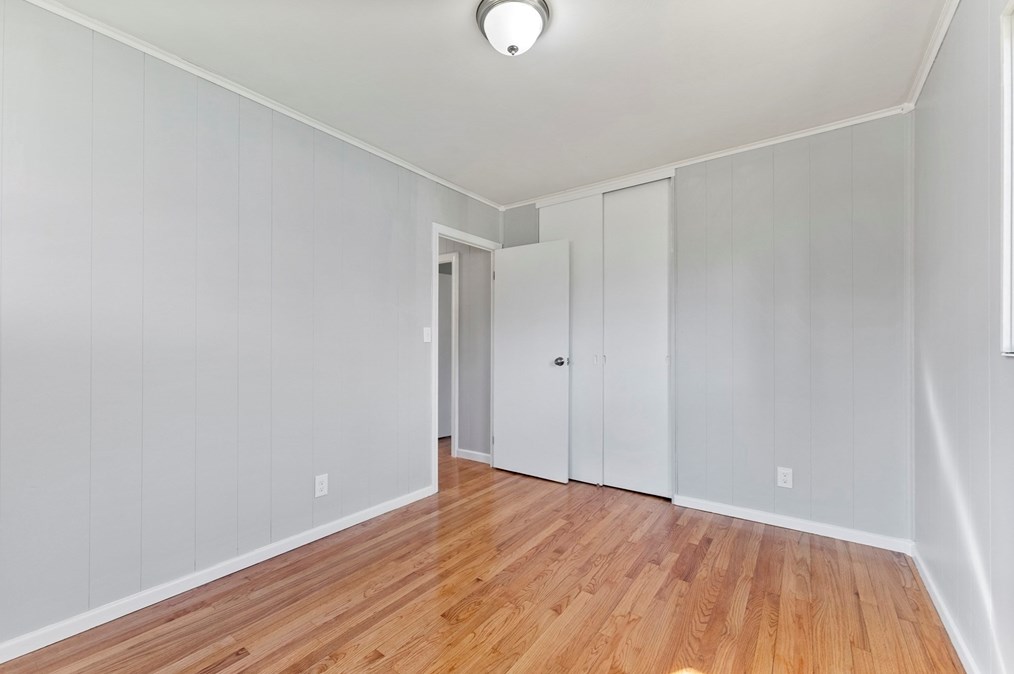 24 Sue St, Springfield MA  01108-3330 exterior