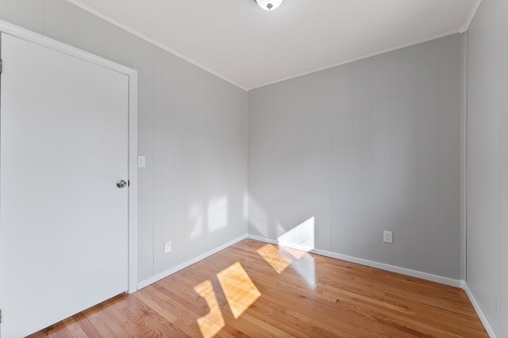 24 Sue St, Springfield MA  01108-3330 exterior