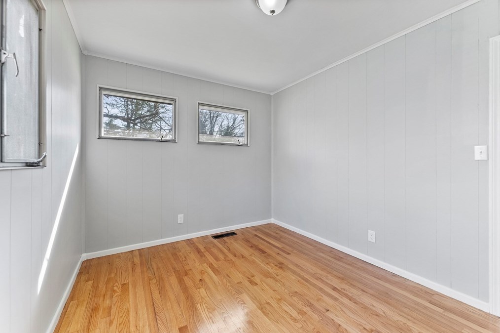 24 Sue St, Springfield MA  01108-3330 exterior