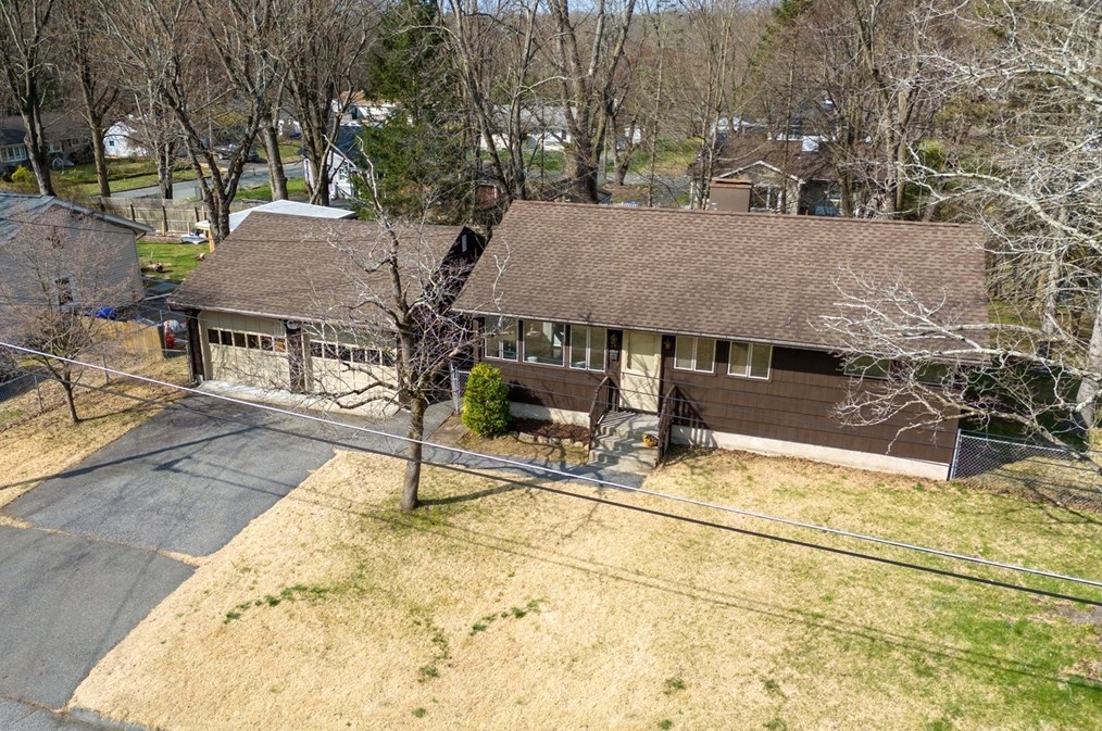 24 Sue St, Springfield MA  01108-3330 exterior