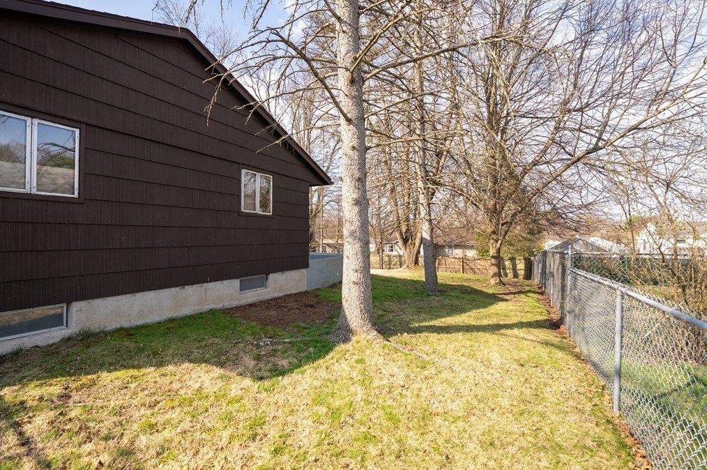 24 Sue St, Springfield MA  01108-3330 exterior