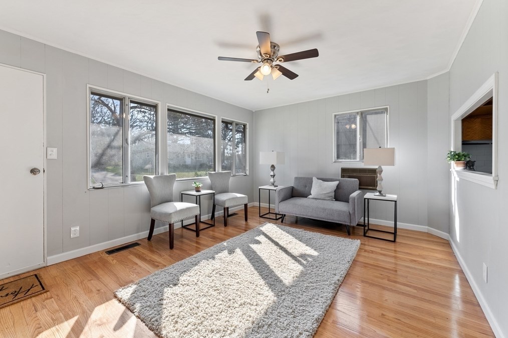 24 Sue St, Springfield MA  01108-3330 exterior