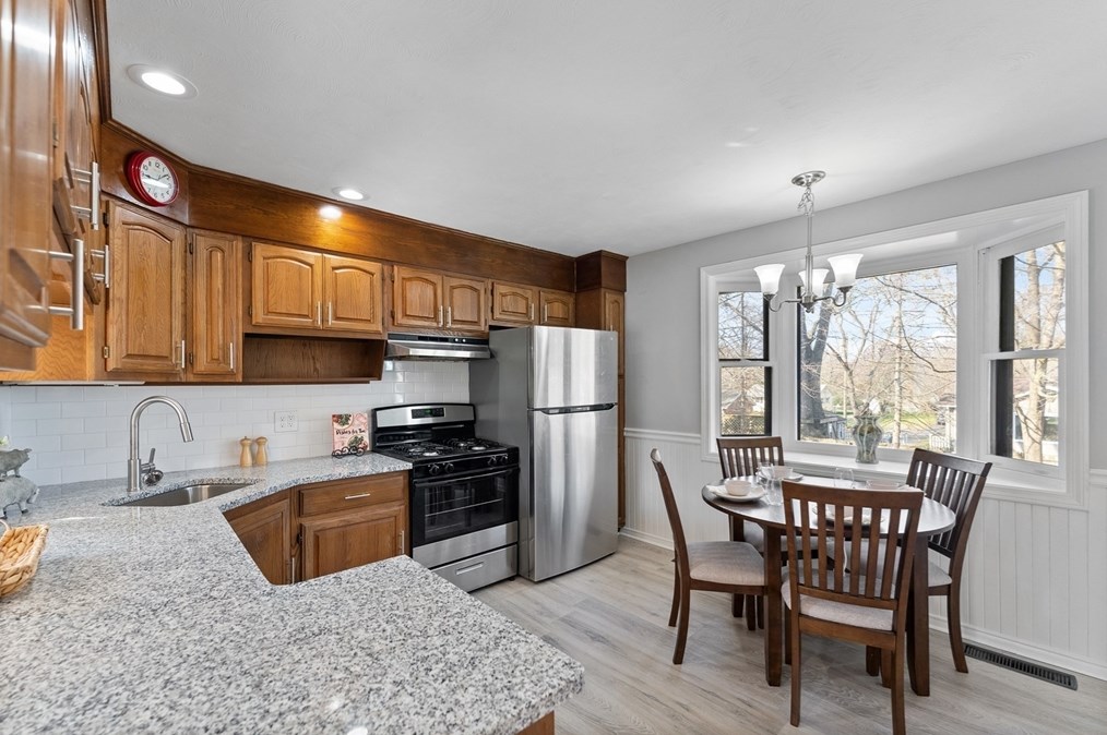 24 Sue St, Springfield MA  01108-3330 exterior