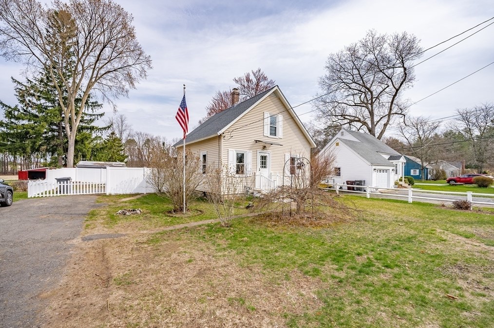 194 Holyoke Rd, Montgomery MA  01085-1611 exterior