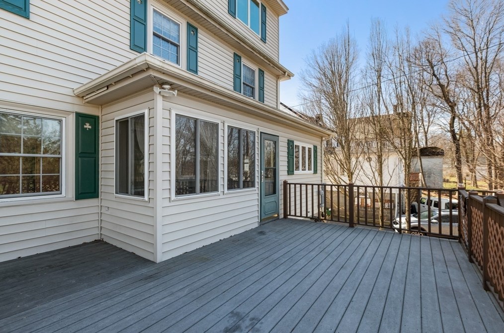 96 Pleasant St, Ayer MA  01432-1113 exterior