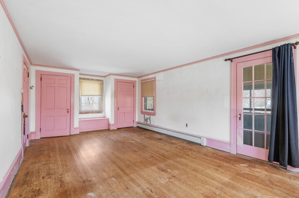 96 Pleasant St, Ayer MA  01432-1113 exterior