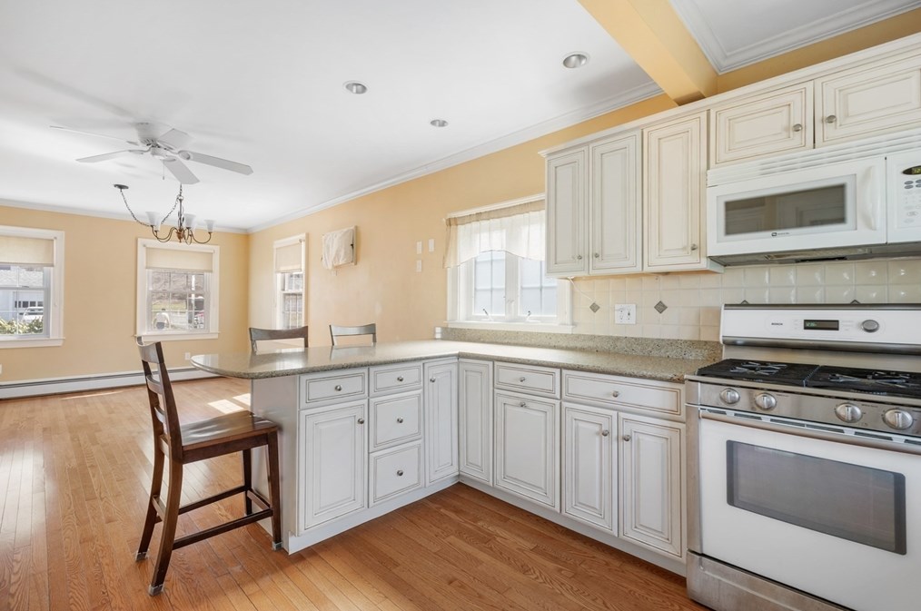 96 Pleasant St, Ayer MA  01432-1113 exterior